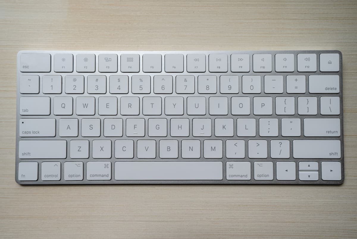 USB Rubber Ducky: Keystroke Injection Attacks for Penetration Testers